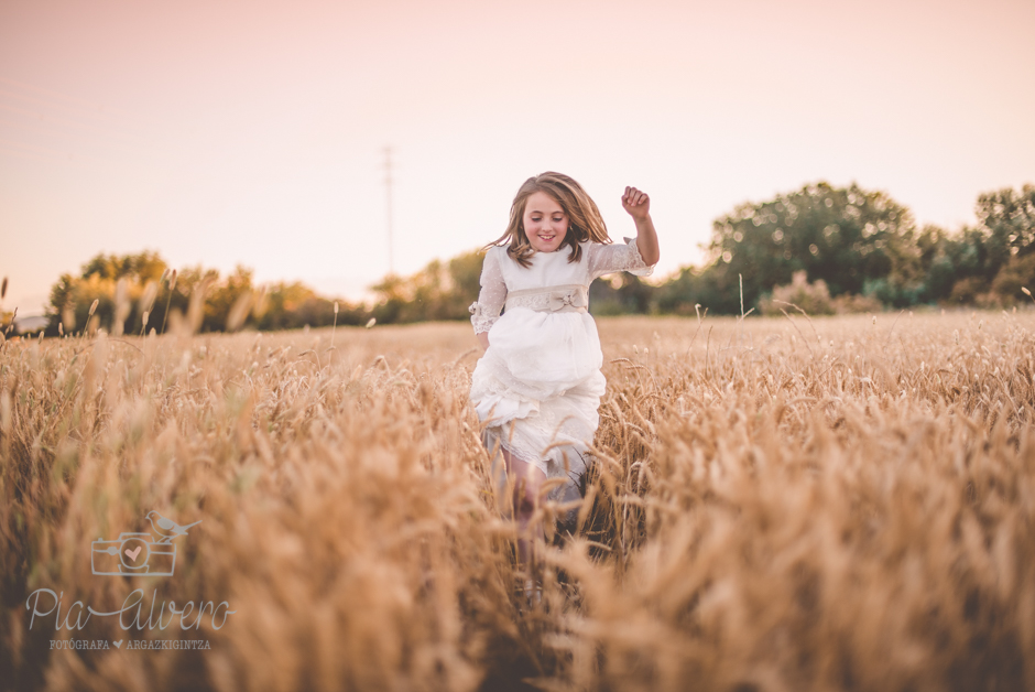 piaalvero-fotografia-de-comunion-diferente-de-cuento-bilbao-y-navarra-60