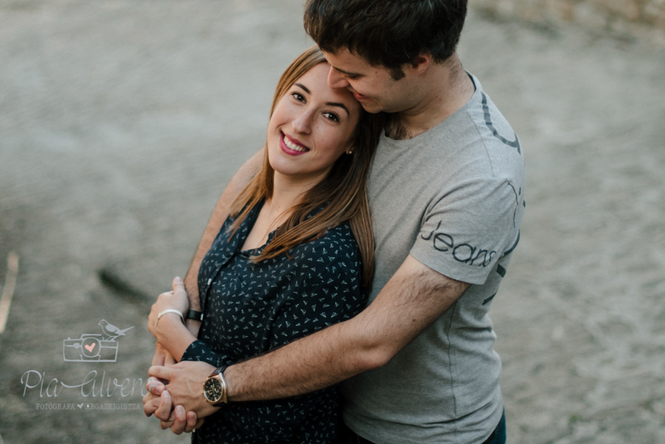 Pia Alvero fotografia preboda en Uxue, Navarra. Fotografa boda Navarra-10