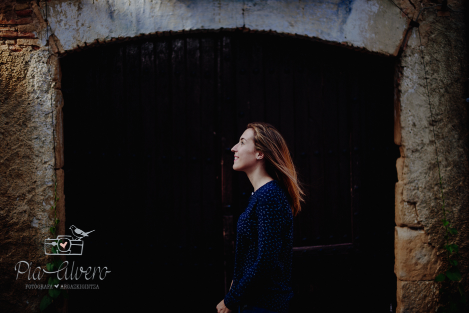 Pia Alvero fotografia preboda en Uxue, Navarra. Fotografa boda Navarra-127