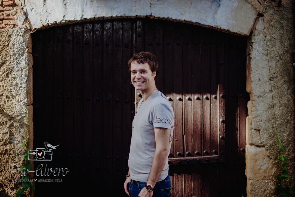 Pia Alvero fotografia preboda en Uxue, Navarra. Fotografa boda Navarra-146