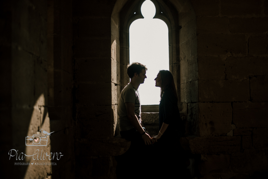 Pia Alvero fotografia preboda en Uxue, Navarra. Fotografa boda Navarra-232
