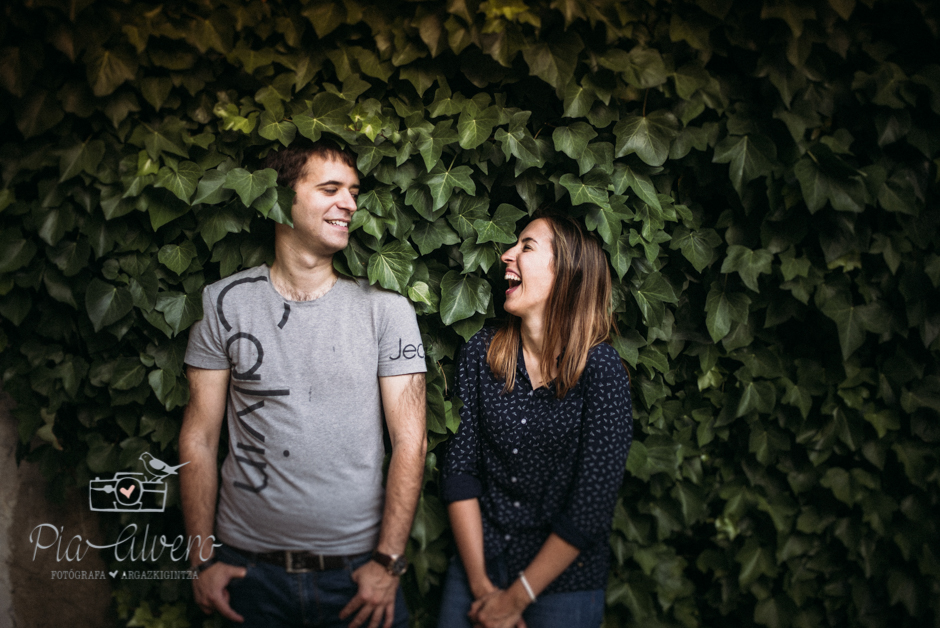 Pia Alvero fotografia preboda en Uxue, Navarra. Fotografa boda Navarra-245