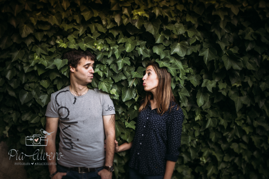 Pia Alvero fotografia preboda en Uxue, Navarra. Fotografa boda Navarra-246