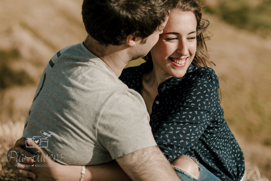 Pia Alvero fotografia preboda en Uxue, Navarra. Fotografa boda Navarra-275