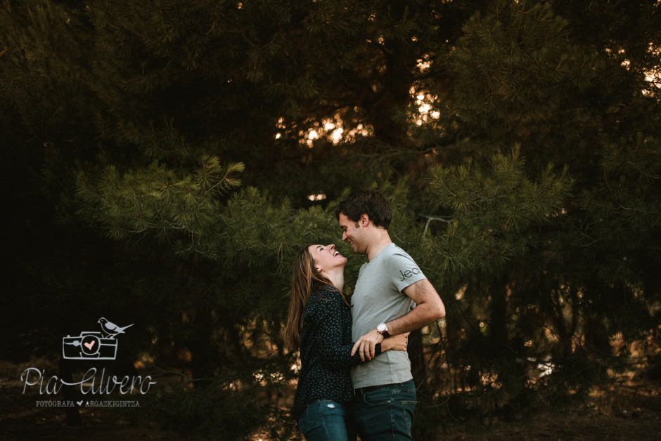 Pia Alvero fotografia preboda en Uxue, Navarra. Fotografa boda Navarra-283