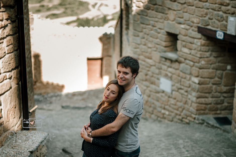 Pia Alvero fotografia preboda en Uxue, Navarra. Fotografa boda Navarra-3