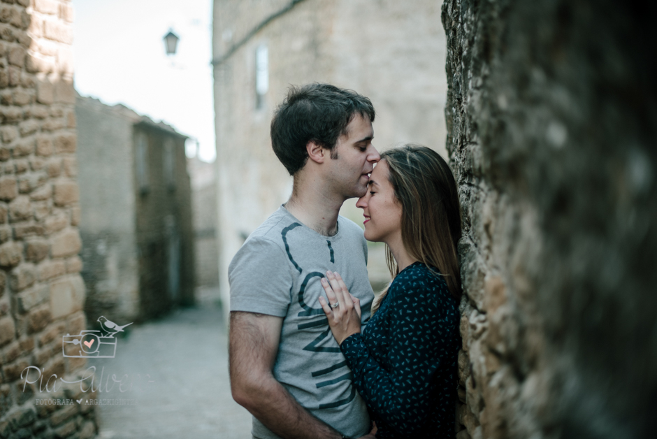 Pia Alvero fotografia preboda en Uxue, Navarra. Fotografa boda Navarra-82