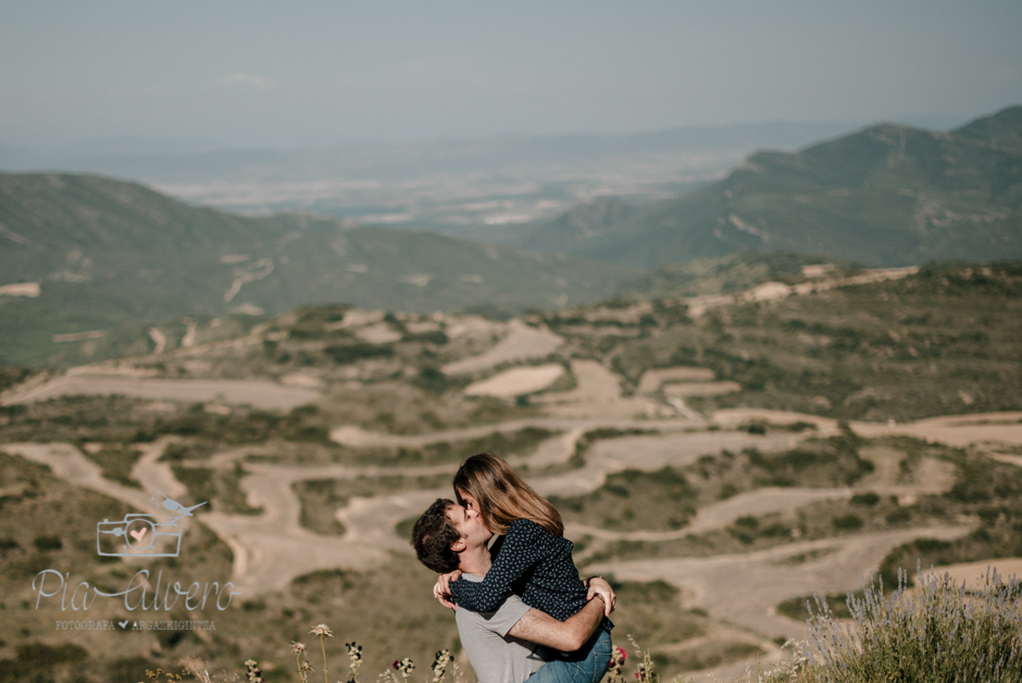 Pia Alvero fotografia preboda en Uxue, Navarra. Fotografa boda Navarra-96